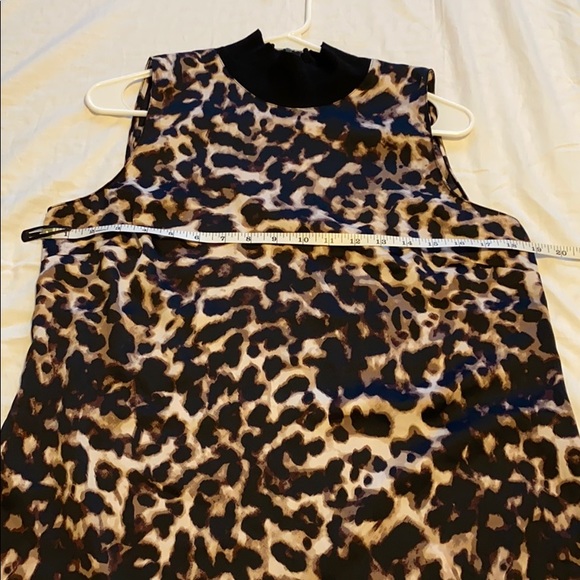 ✨NEW✨Top - Picture 3 of 6